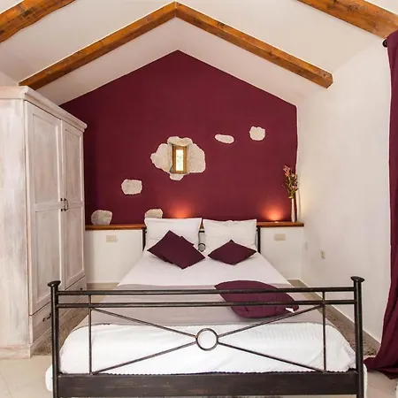 Holiday home Kuca Marssili Grizane-Belgrad