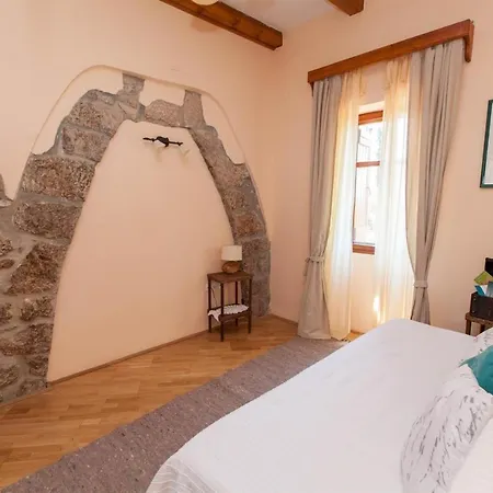 Kuca Marssili Holiday home Grizane-Belgrad