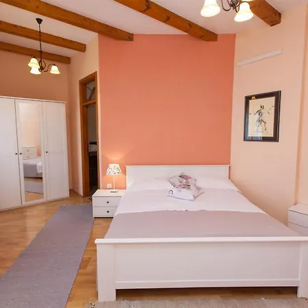 Kuca Marssili Holiday home Grizane-Belgrad