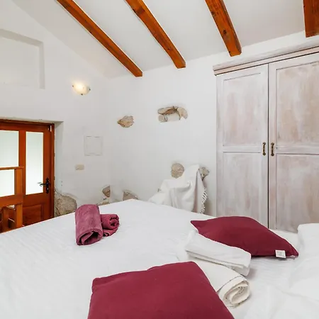 בית נופש Kuca Marssili *