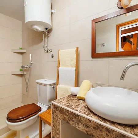 Kuca Marssili בית נופש *