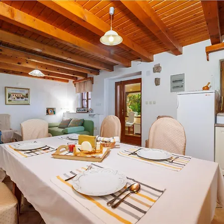 Kuca Marssili בית נופש